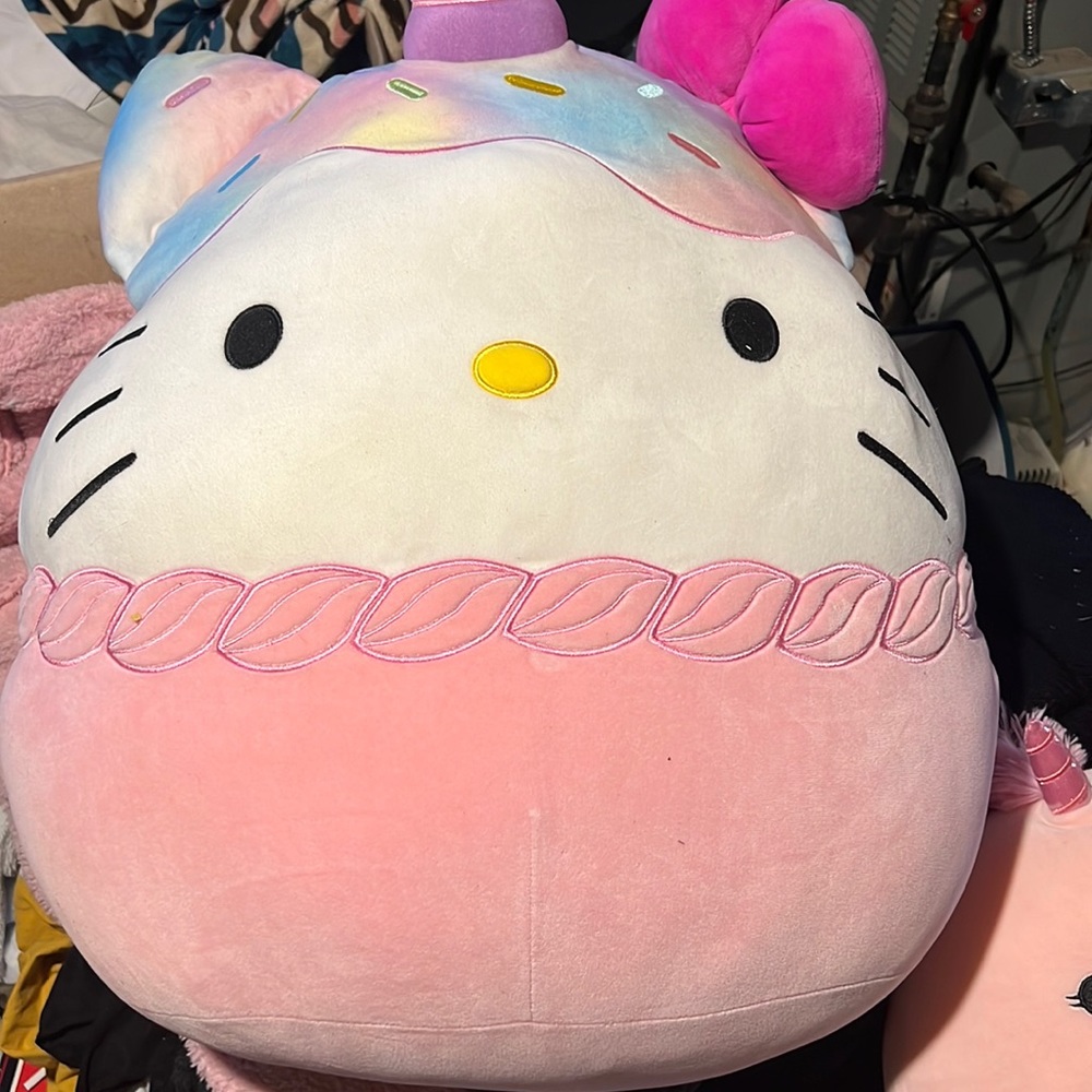 Squishmallow Giant Hello Kitty